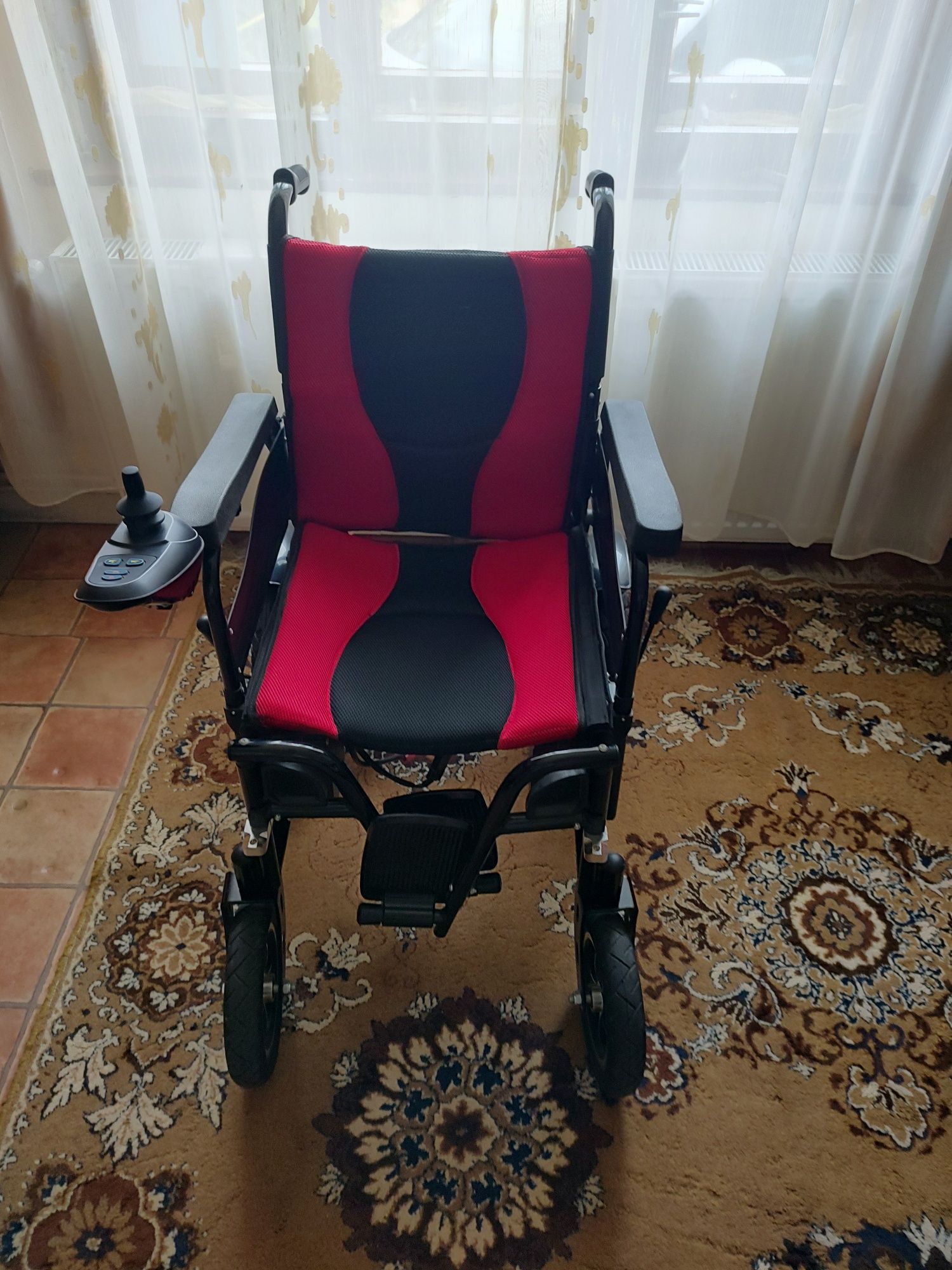 Cărucior electric dezabilitati