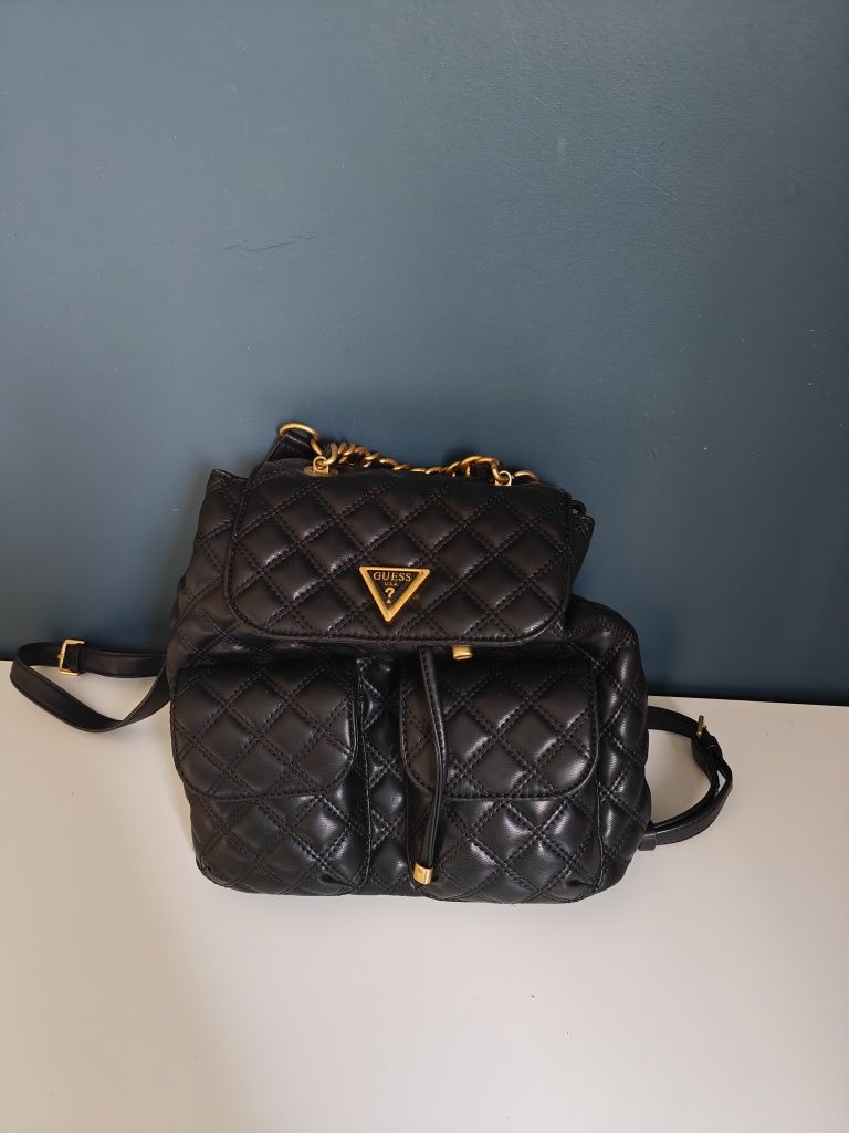 Дамска раница Guess