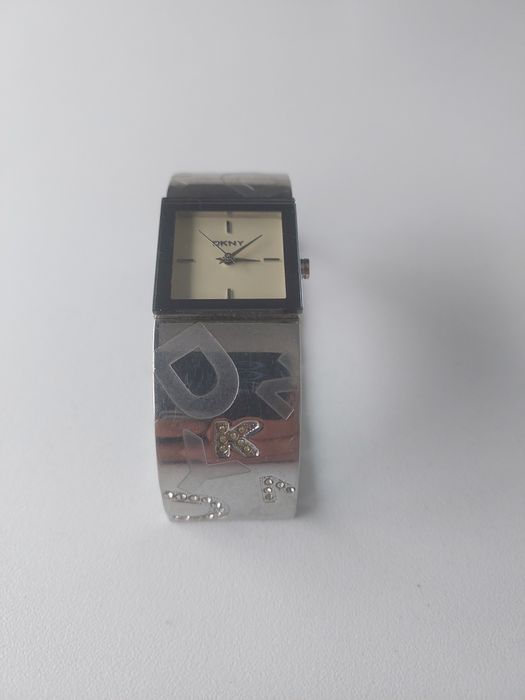 Ceasuri damă Guess, DKNY