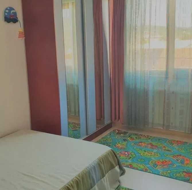 Дава се под наем Тристаен апартамент в Пловдив, Център - 80 кв.м за 224.4 € - Снимка #2