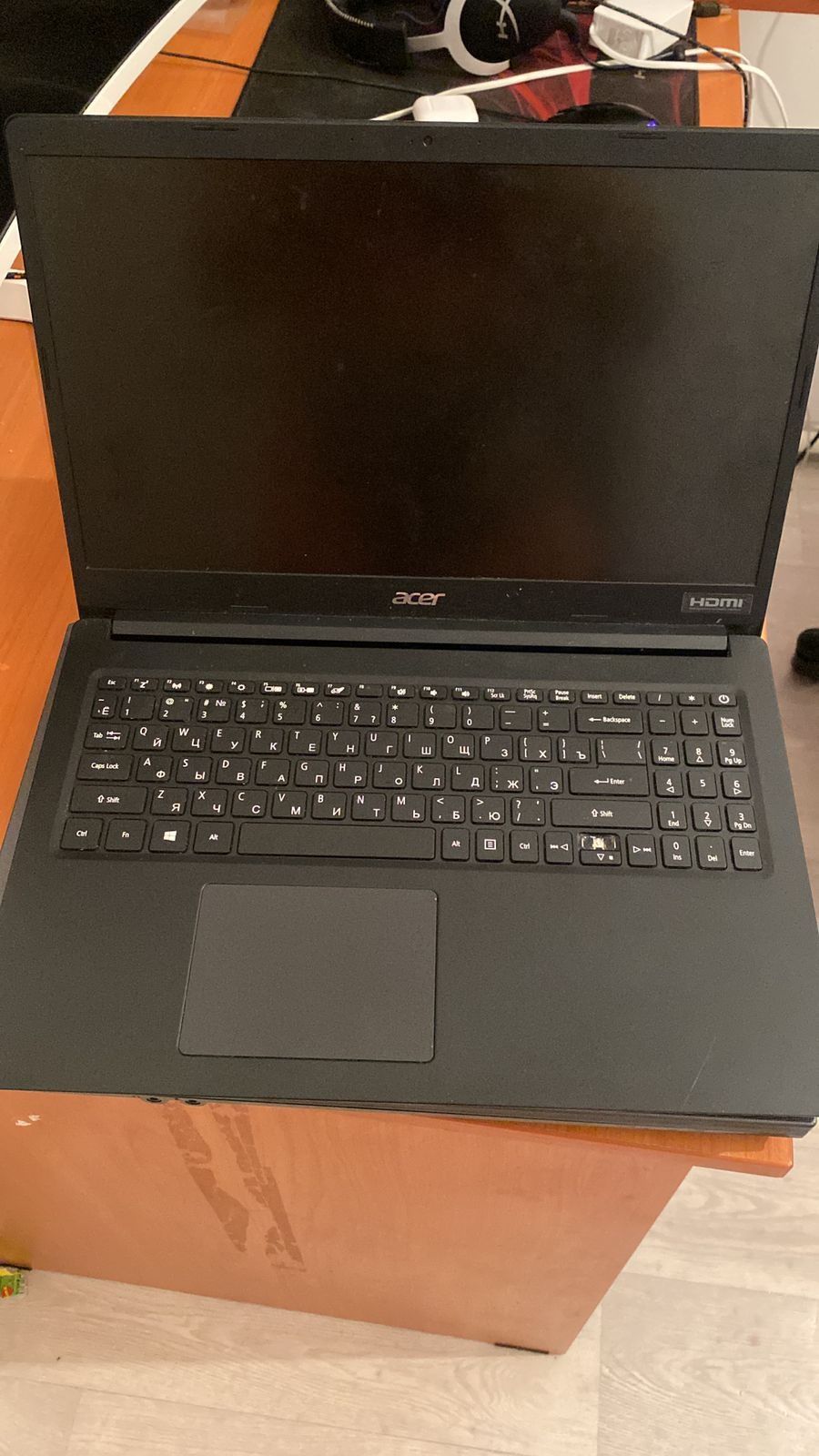 Продам ДваНоутбука HP delphi d40 и Acer EX215-31-C6FB (торг есть)