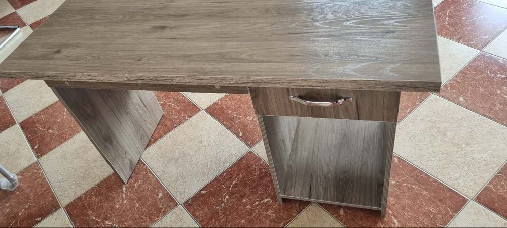 Ofis jixozlari, holati yangi