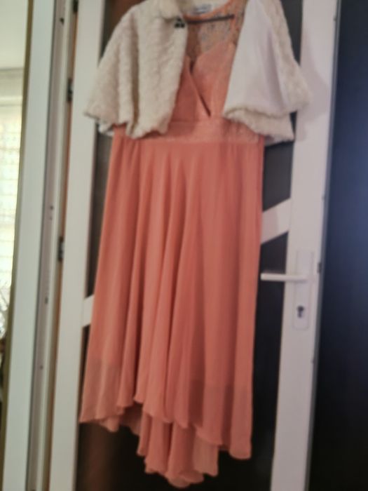 Rochie eleganta și capă de blăniță