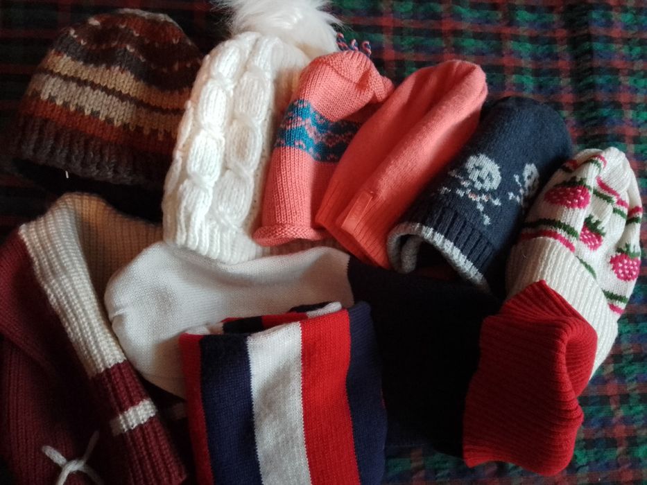 Детски шапки,шалове и аксесоари