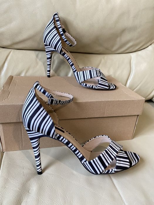 Dorothy perkins - дамски сандали /обувки на ток