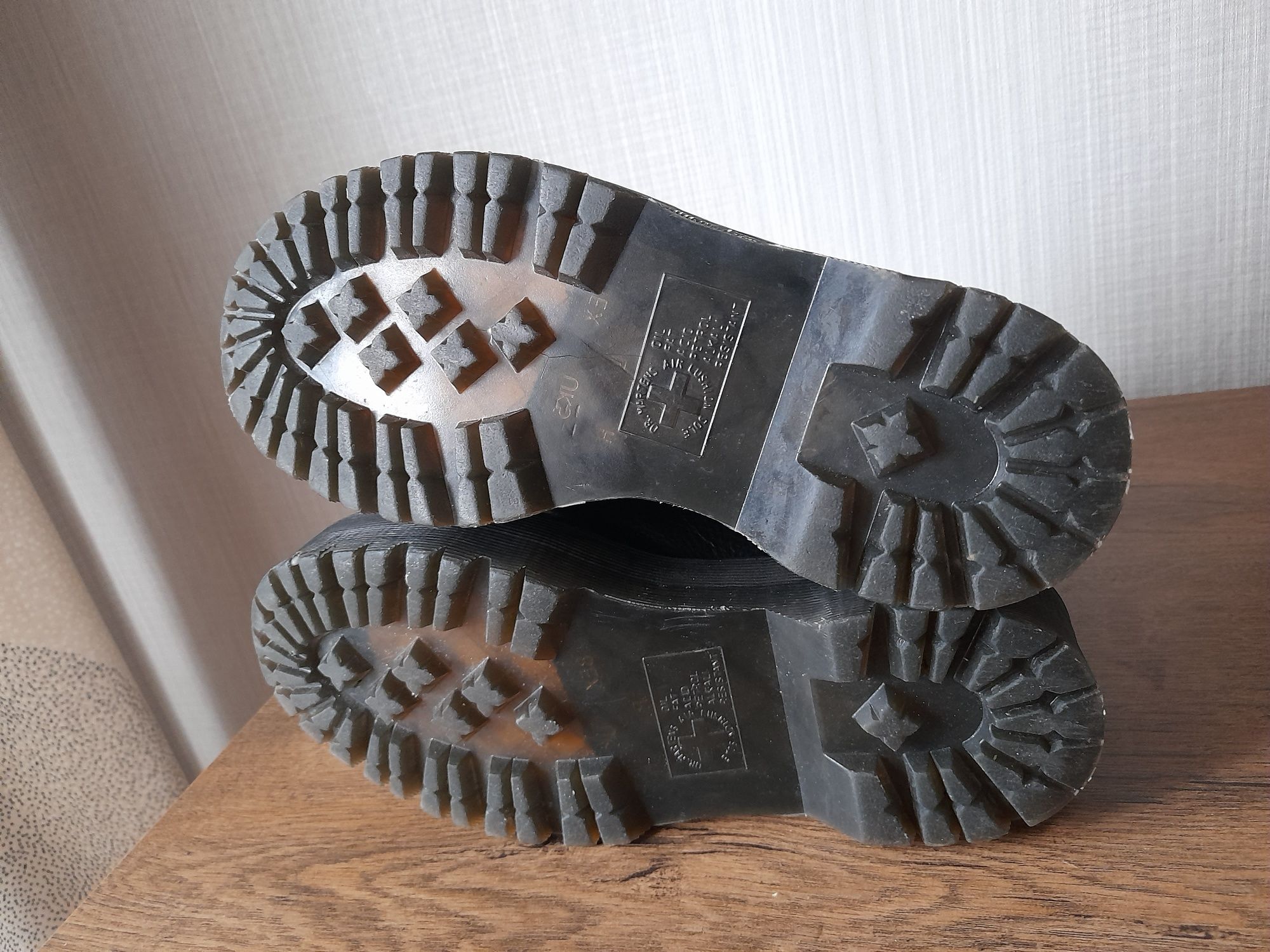 Dr. Martens дамски обувки 38 номер.