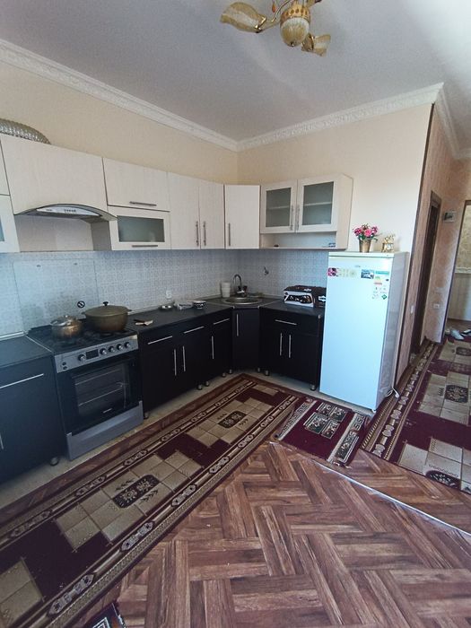 Продаётся 1-комнатная кирпичная квартира в Чирчике