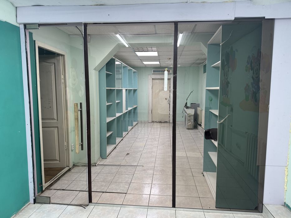 Стеклянная дверь стеклянная перегородка для цветов