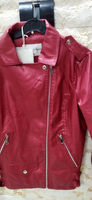 Jachetă nouă, livrare gratuita