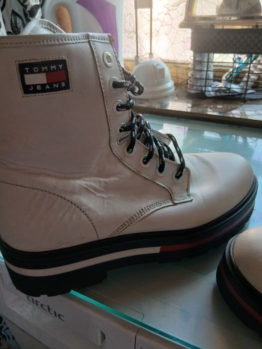 Vând ghete piele Tommy Hilfiger