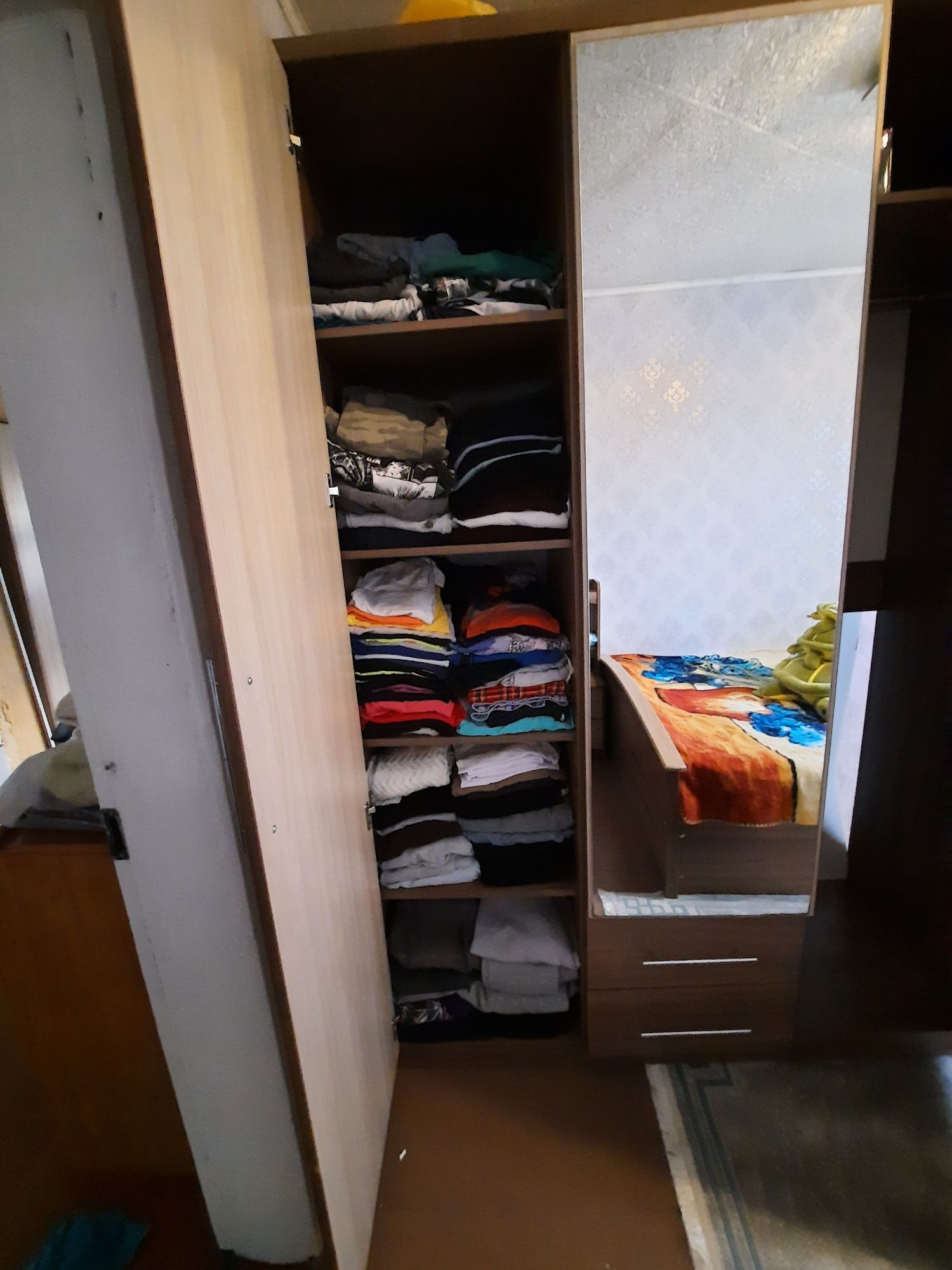 Продам шкаф в хорошем состоянии