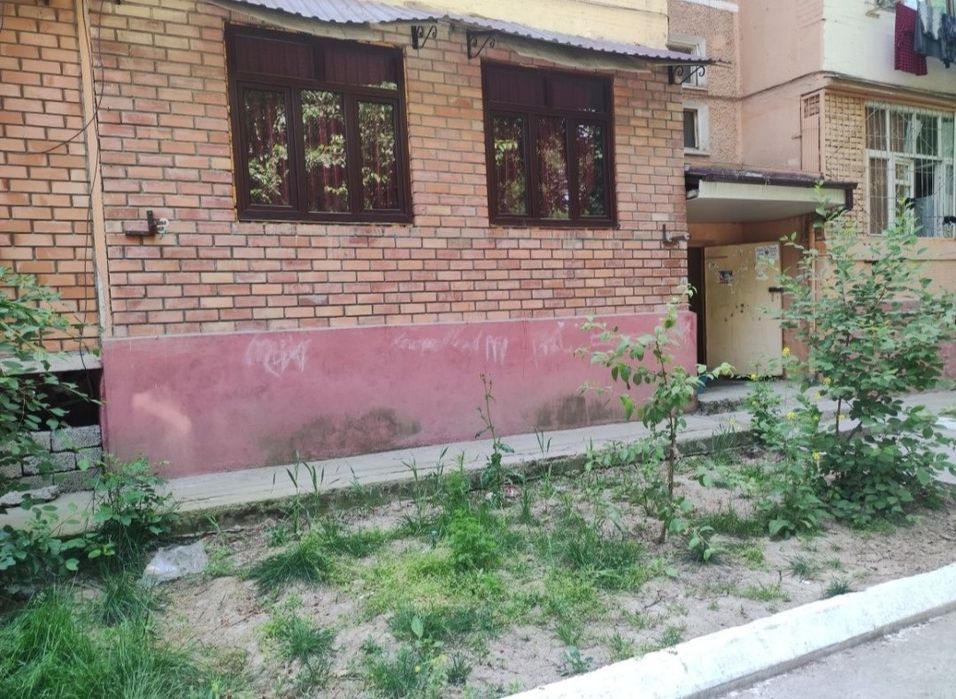 Продаётся квартира на чиланзар 20.Под офис