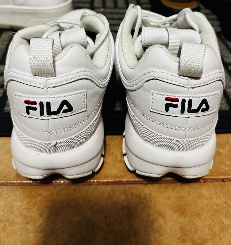 Дамски маратонки FILA Disruptor Low!