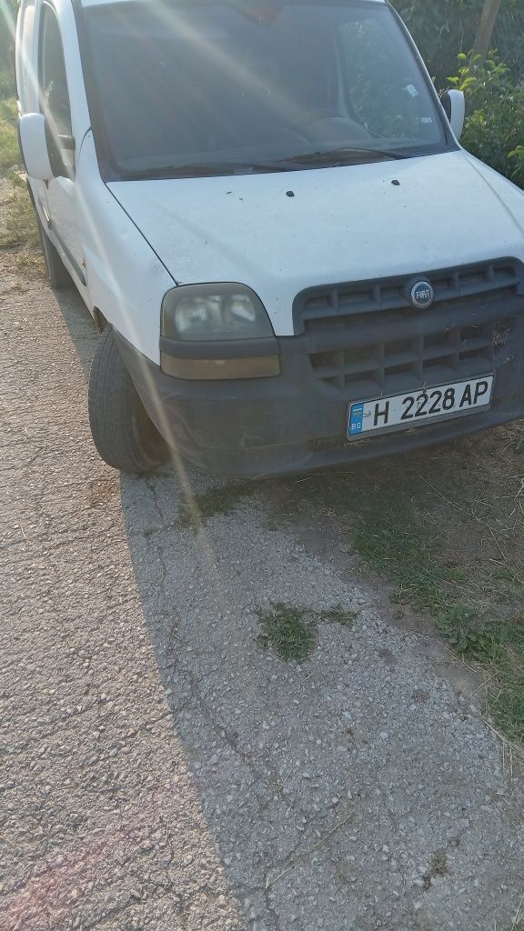 Продавам фиат Добло,чист дизел,