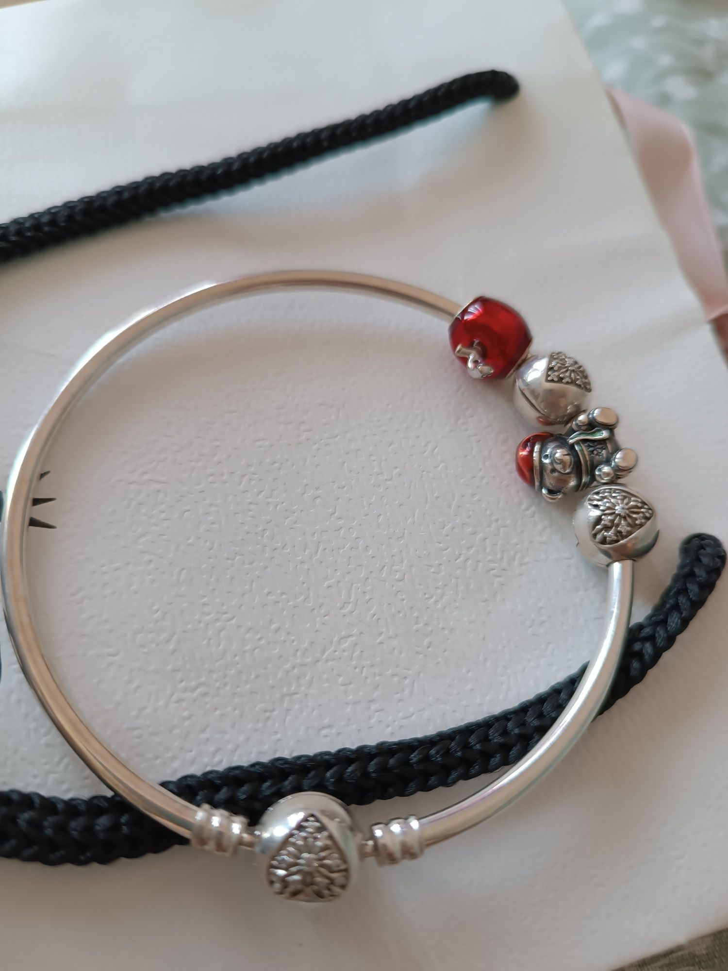Pandora TT ,21см оригинални гривни и талисмани