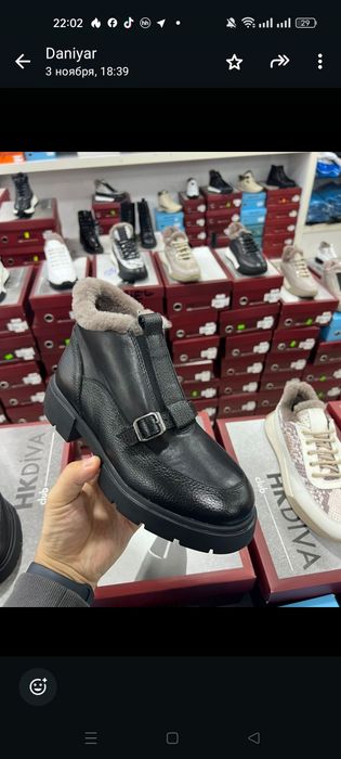 Продам новые женские сапоги