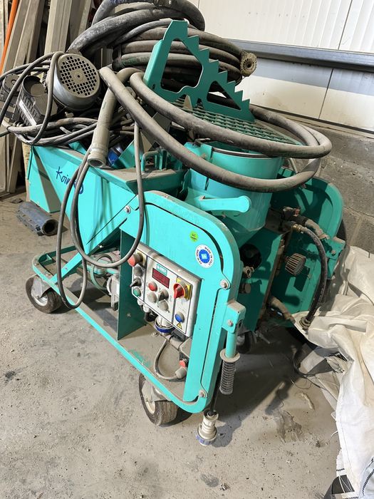 Masina de tencuit NOU