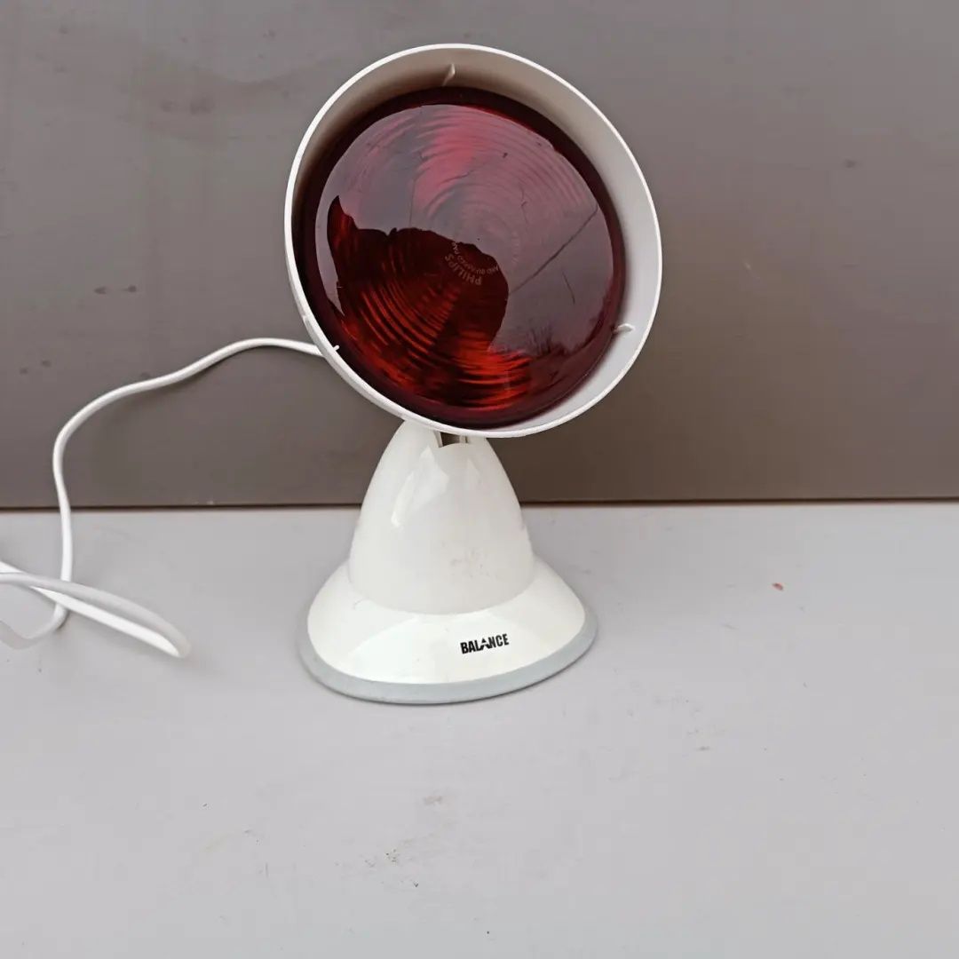 Винтидж настолна лампа с инфрачервена светлина
Цена 43 лв