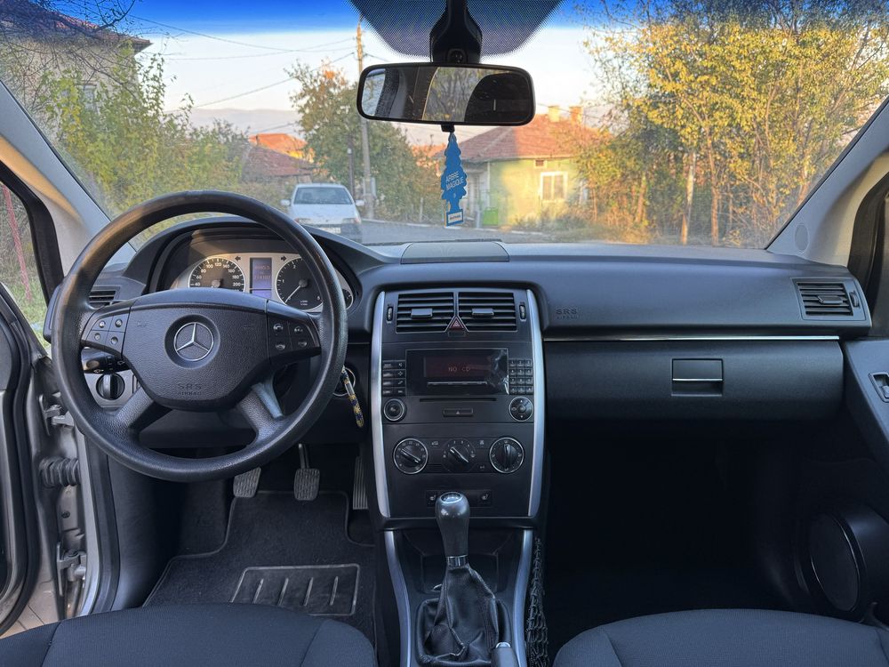 Mercedes Benz B180 на части