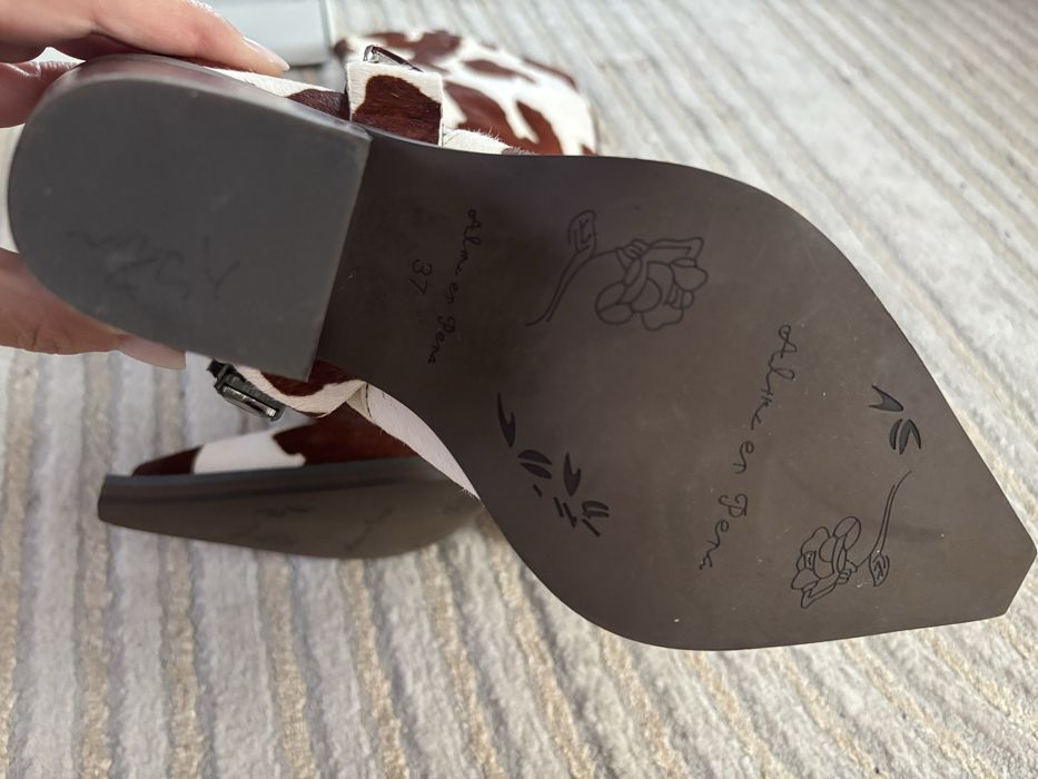 Alma en Pena , noi , piele