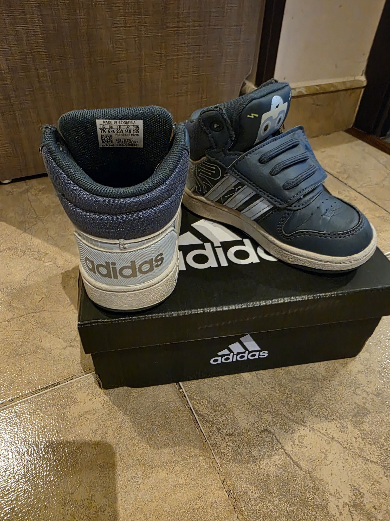 Оригинални детски маратонки adidas