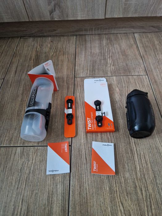 Bidon de apa Fidlock cu prindere magnetica pe cadru 800 ml + suport