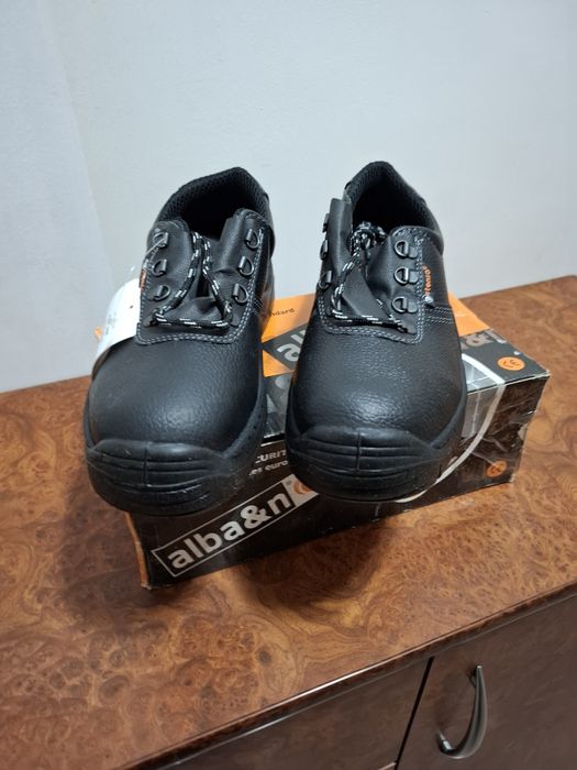 Нови защитни обувки ALBA No: 43