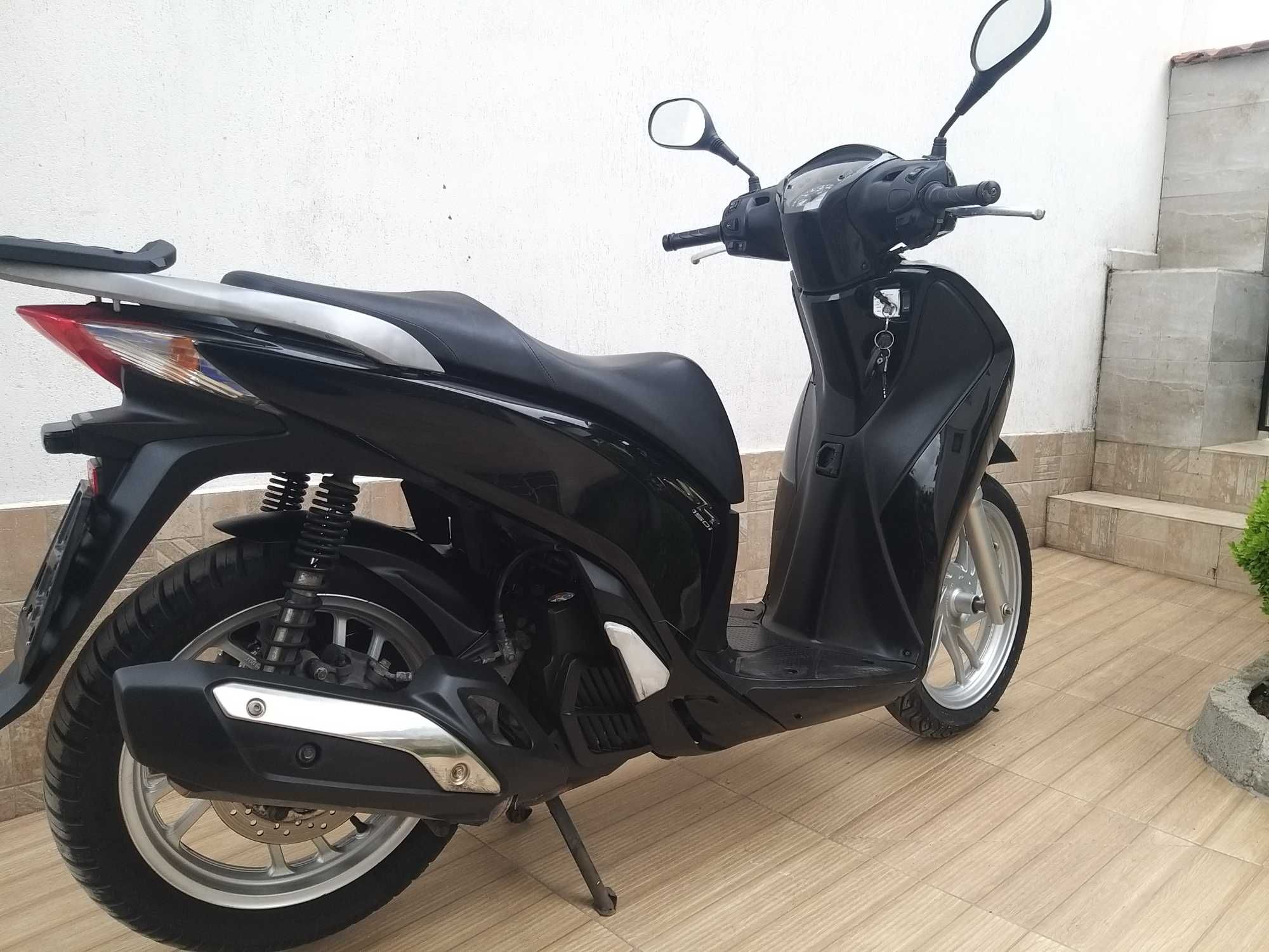 Продавам скутери Honda и Yamaha