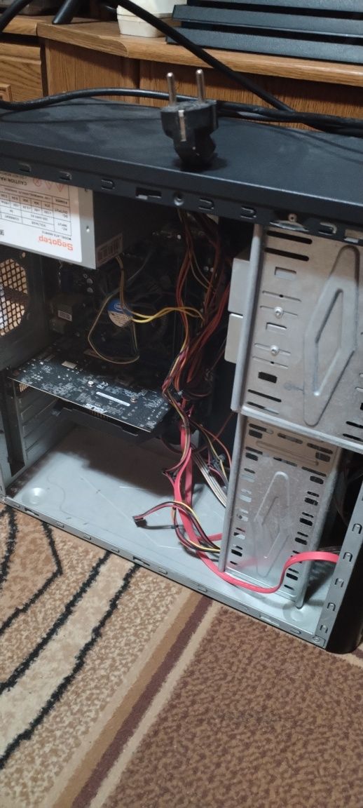 vand pc vechi (bun pentru copiii care sunt la inceput)