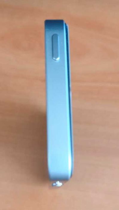 Apple iPhone SE 32gb фабрично отключен телефон, без забележки като нов