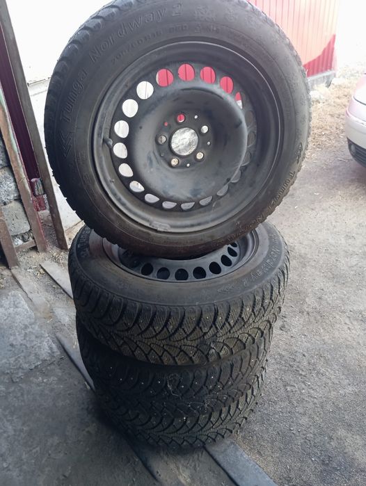 Шины с дисками комплект