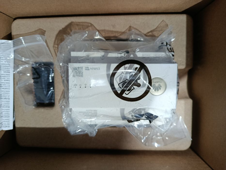 Vând Huawei EMMA-A02