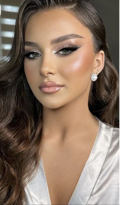Make-up artist la domiciliul clientelor