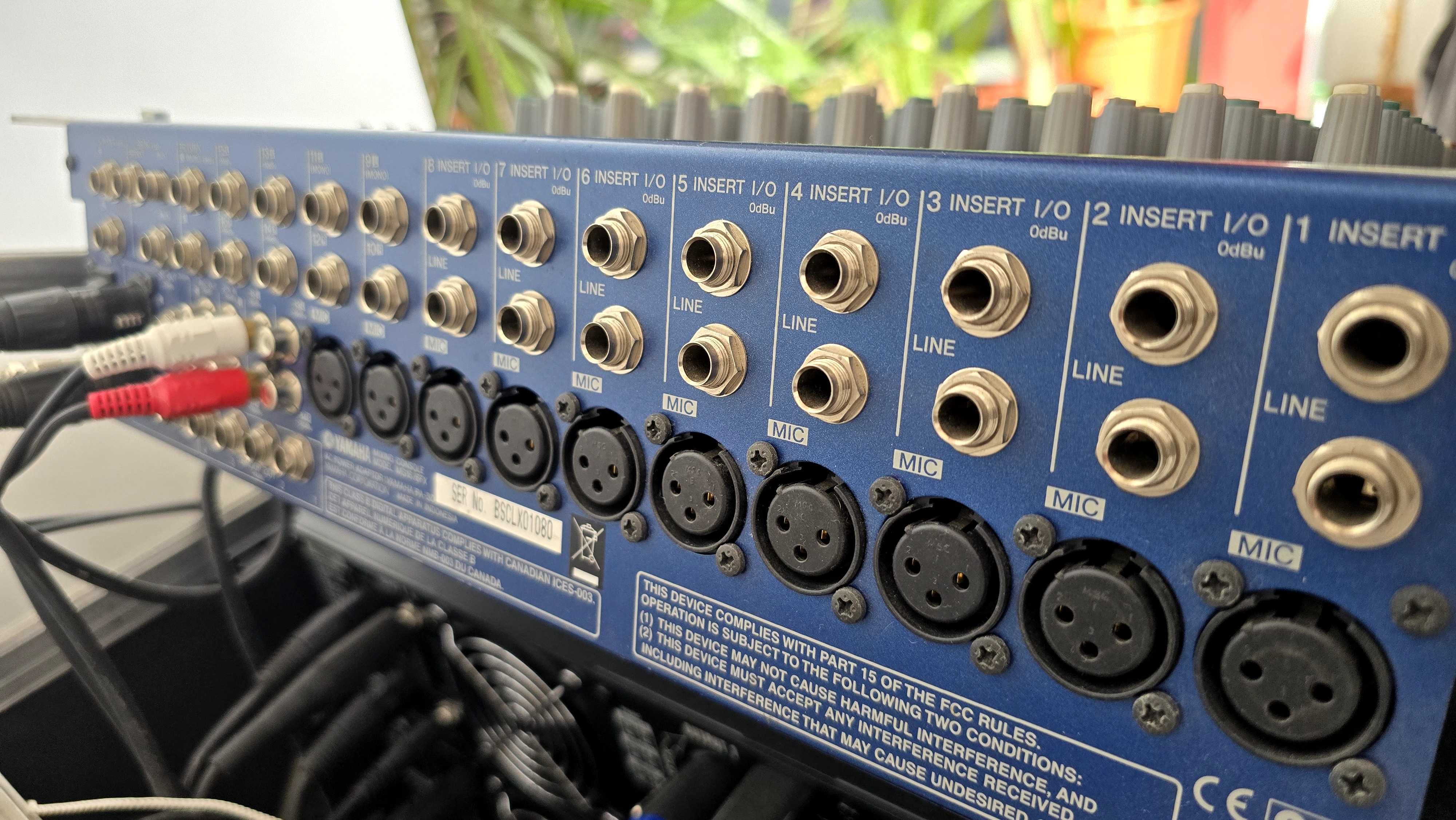 JBL JRX100  Behringer EP4000