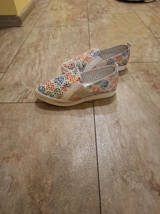 Намалени на 15лв Нови обувки ест. Кожа+подаръци