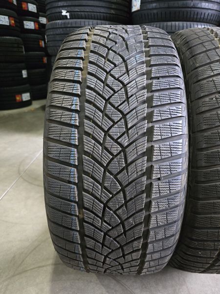275/40/22 Goodyear 2piese