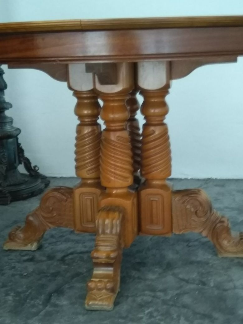 Трапезна барокова маса