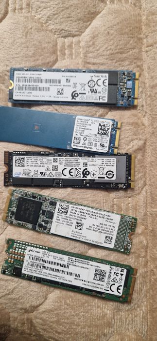 Varietati de ssd 256 GB / memorii ram laptop 4/8GB ram 2400/2666mhz