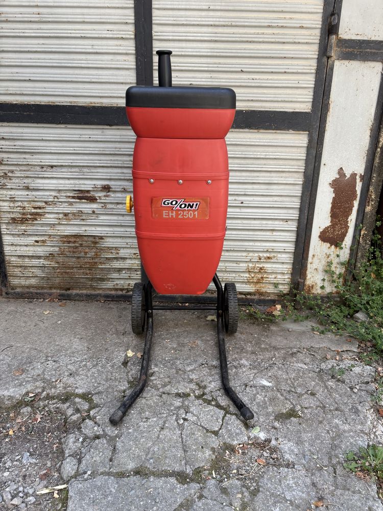 Валцова самопридърпваща дробилка 2500W