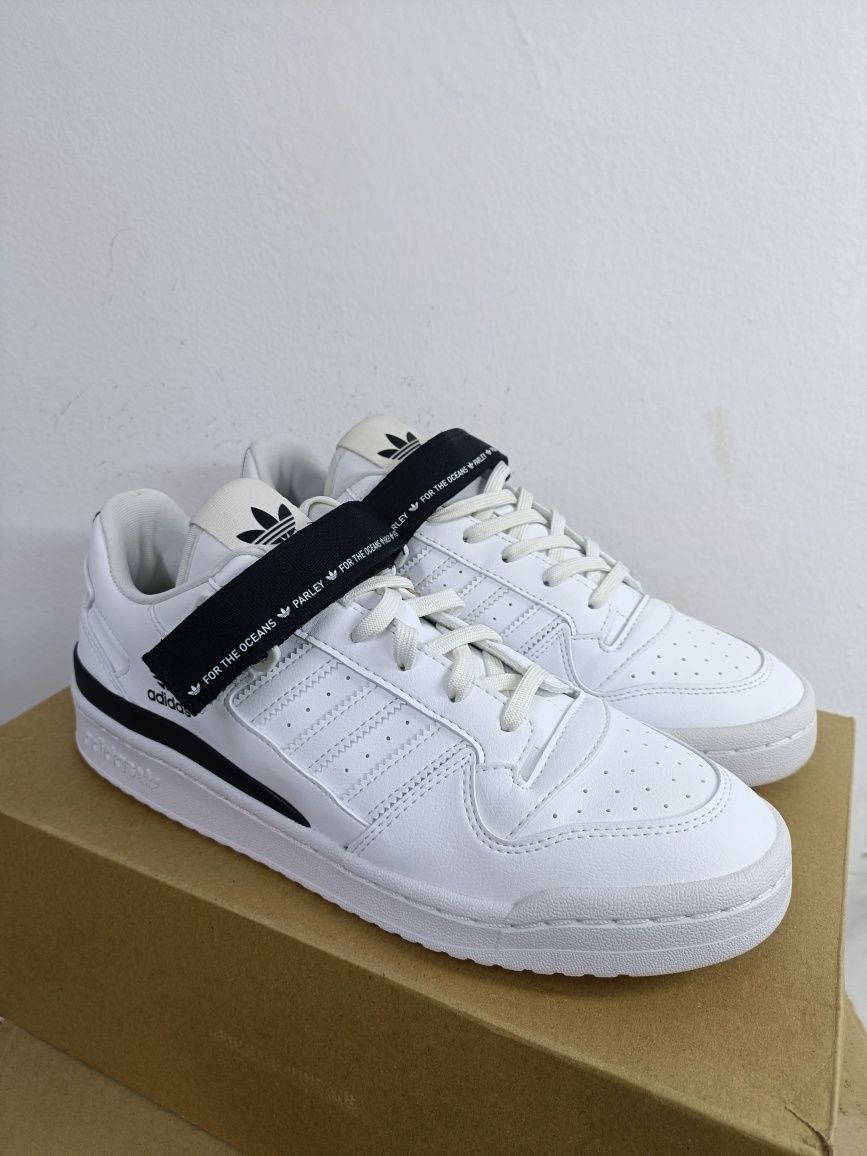 Adidas Forum Low номер 42 2/3, 44, 44 2/3