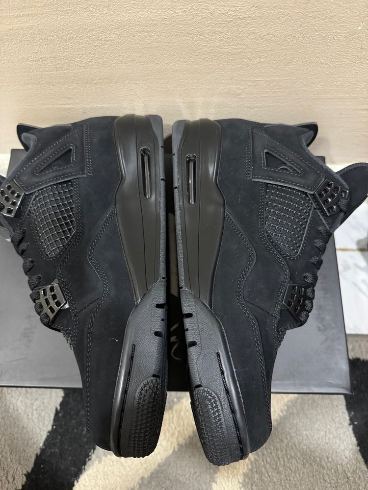 NIKE AIR JORDAN 4 - black cat