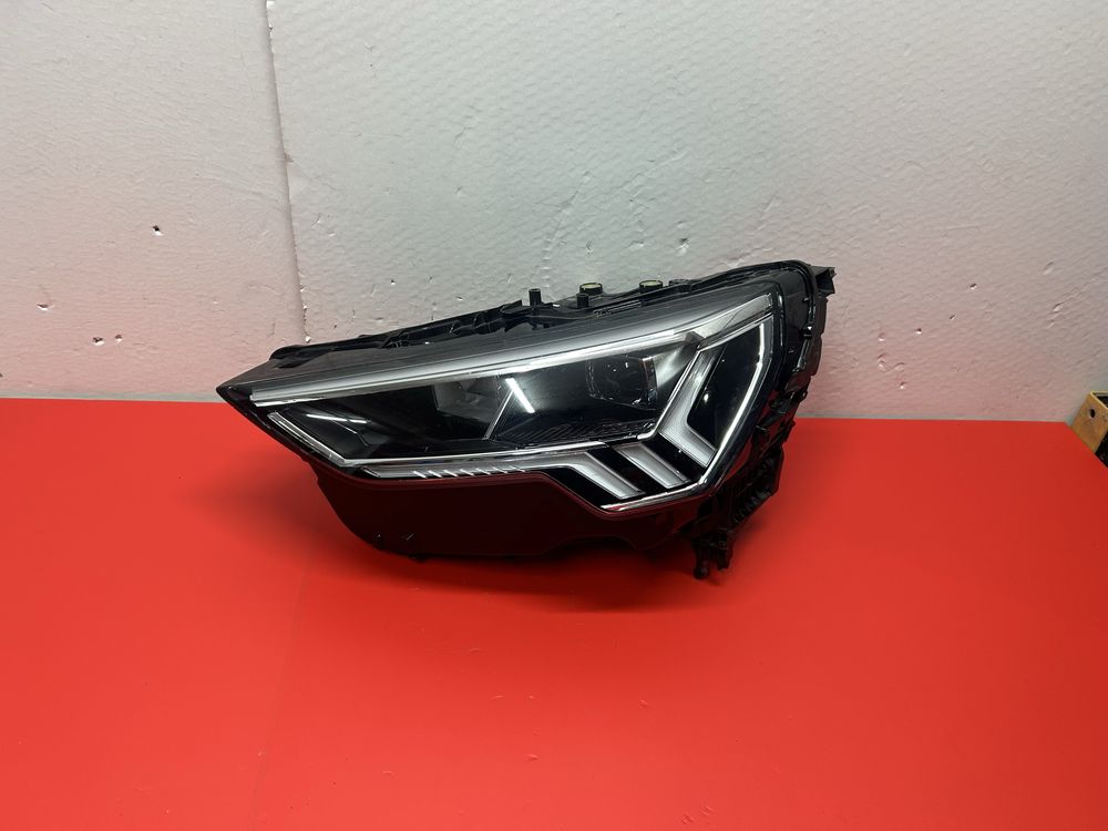 Far faruri Audi Q3 83A full led adaptiv 2020-2023 stanga