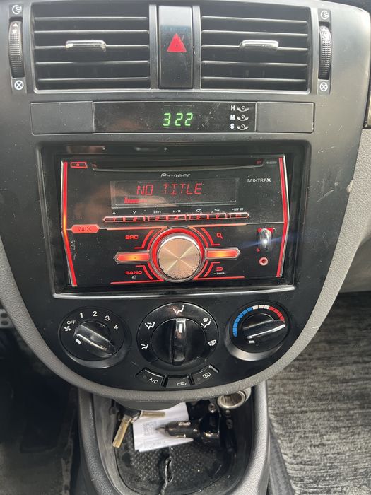 Pioneer FH-X555UI sotiladi