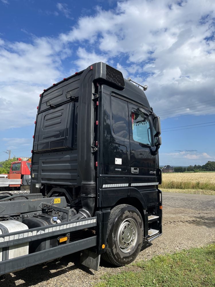 Mercedes Actros Abrollkipper