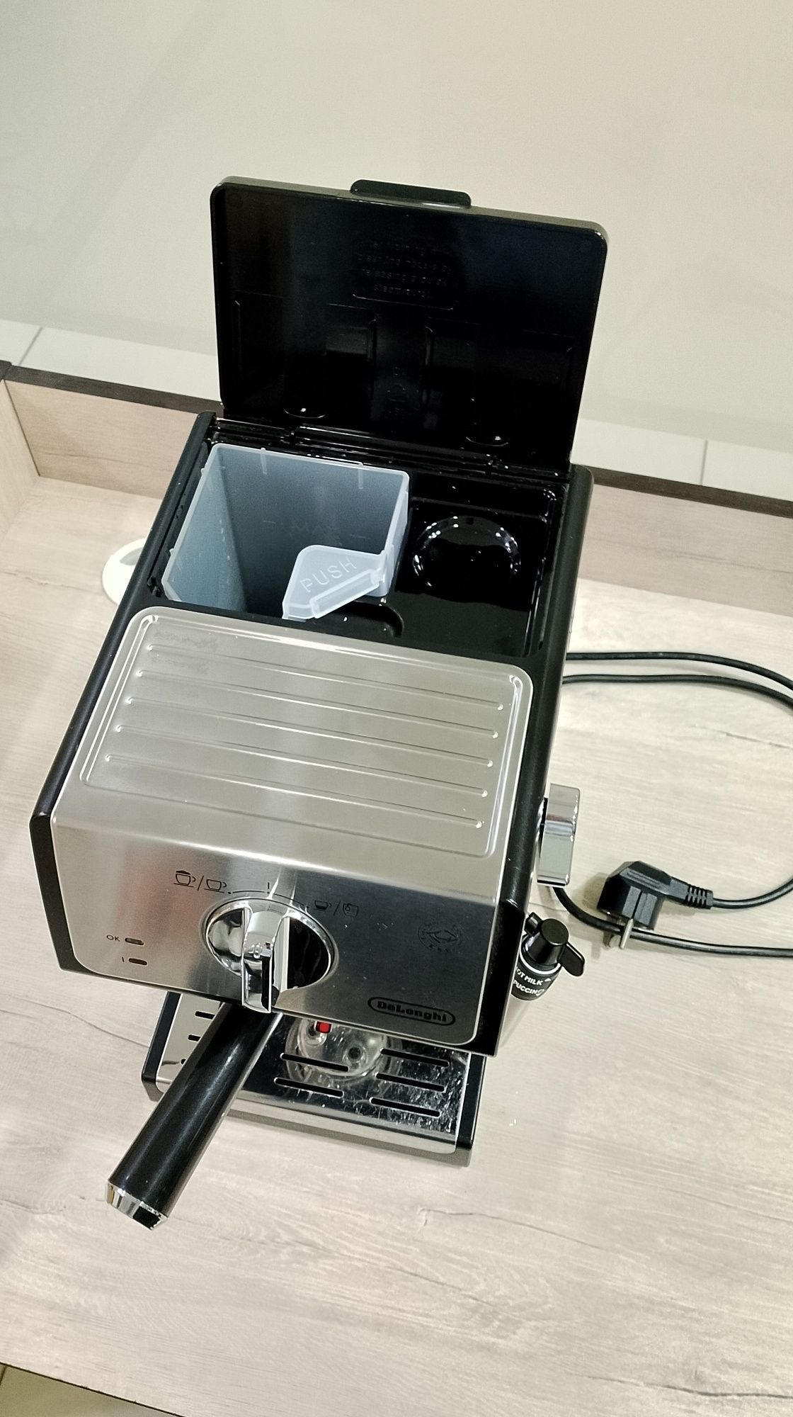 Kofe mashina delonghi