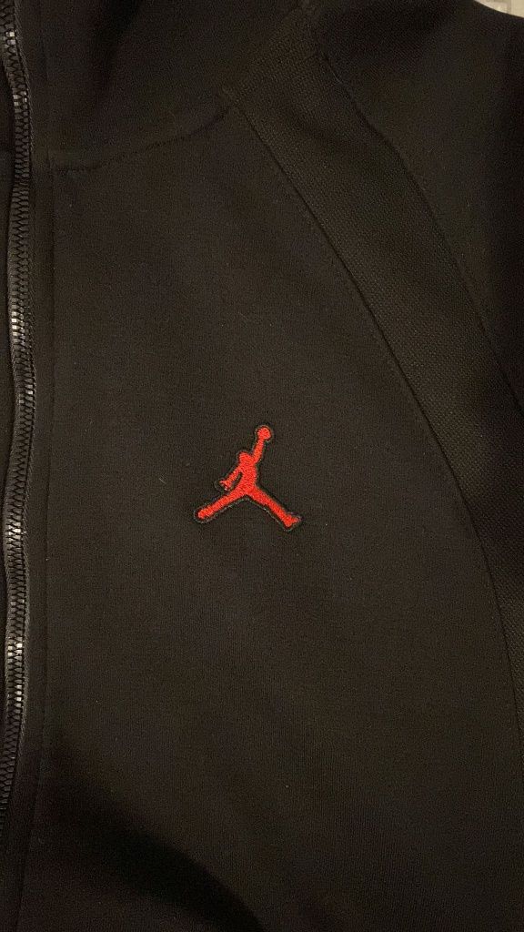 Bluza jordan aproape noua mărime M