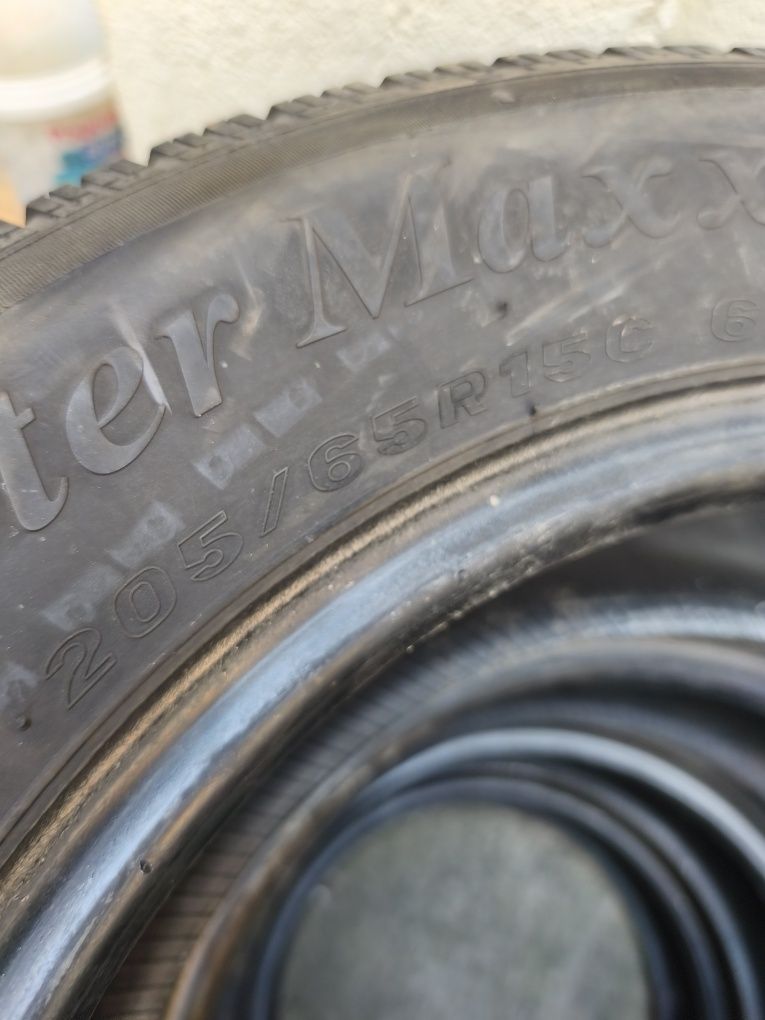 Гуми 205 65 15С Maxxis