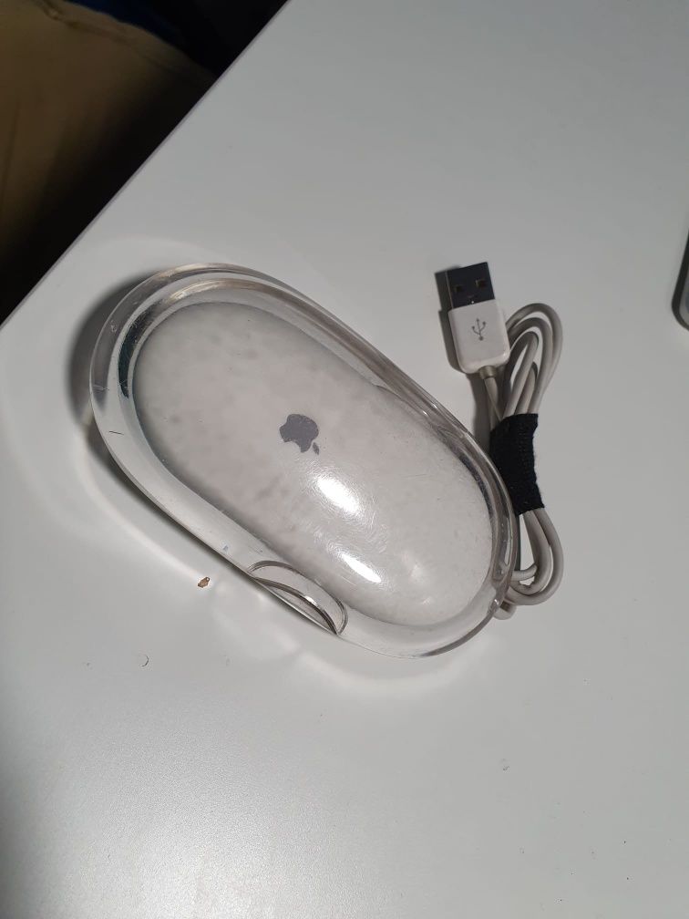 Tastatura și mouse apple