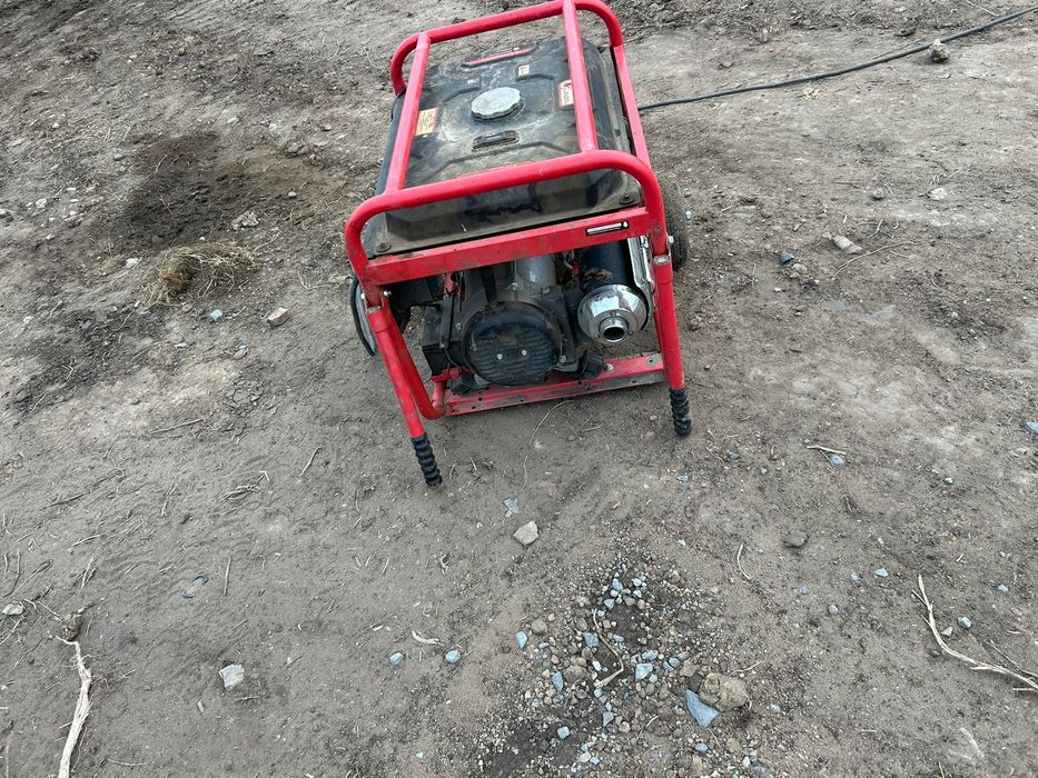 Бензинвый генератор