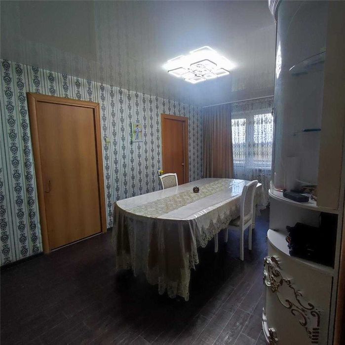 Продаю 4х комн. квартиру с мебелью на 3 микрорайоне.